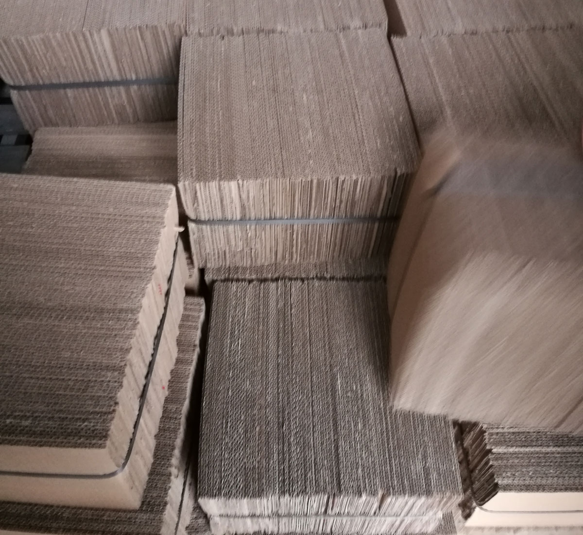 上海河姆渡实业发展有限公司委托龙腾生产苹果包装纸箱 上海河姆渡实业发展有限公司委托龙腾生产苹果包装纸箱